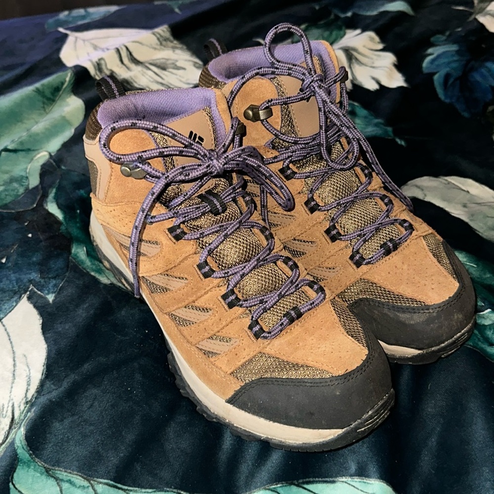Columbia Crestwood Hiking Boots ⛰️ 🏕️